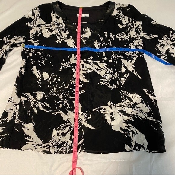 PARKER Leather Silk Top L Sleeve V Neck Abstract Floral White Black Print M - Picture 11 of 13
